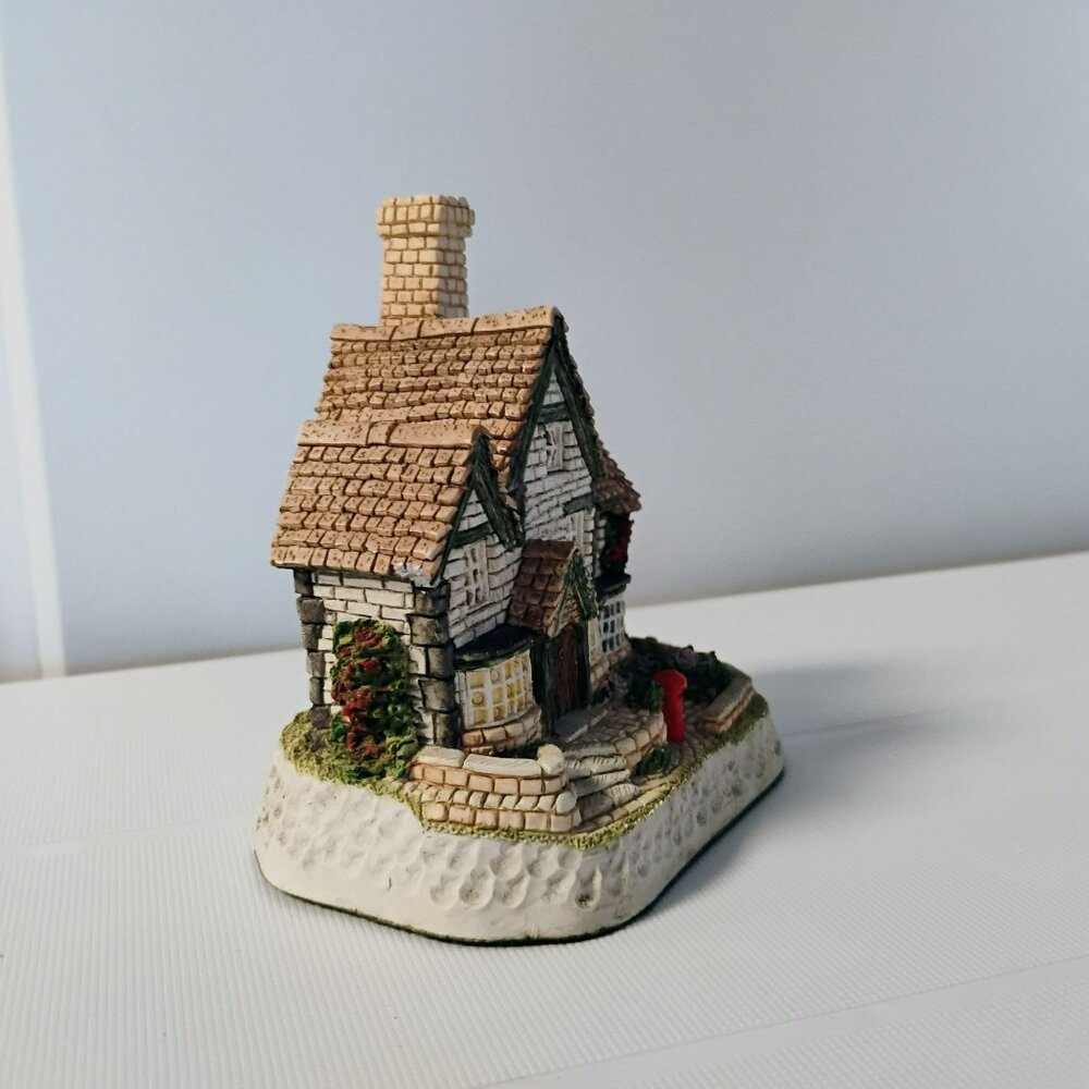 David Winter Cottage, The Post Office, English Village 1993 Collectible Figurine - Picture 3 of 7